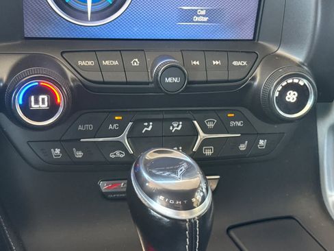 Used 2018 Chevrolet Corvette Z06 RWD image 19
