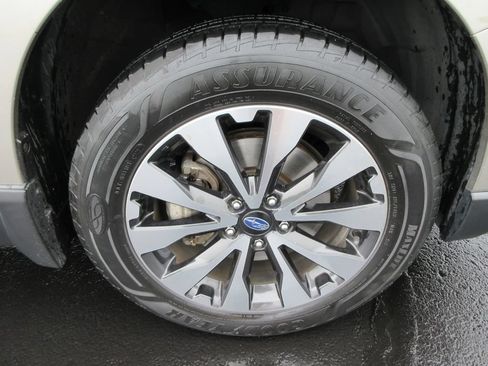 Used 2016 Subaru Outback 2.5i Limited AWD/4WD image 9