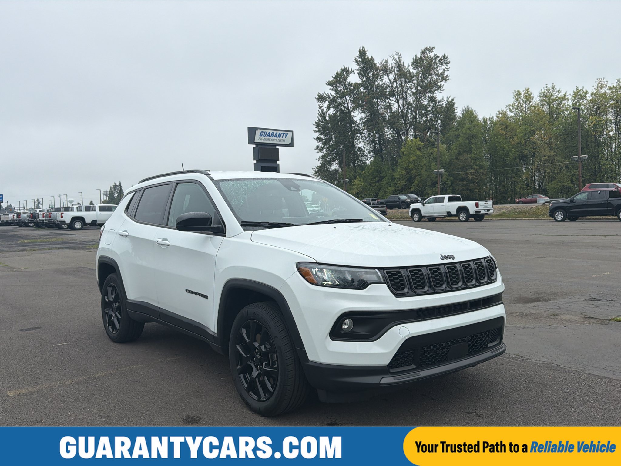 Used 2025 Jeep Compass Latitude w/ Convenience Group AWD/4WD image 1