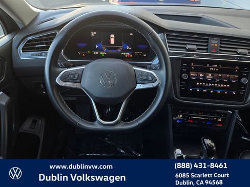 Certified 2022 Volkswagen Tiguan SE w/ Panoramic Sunroof Package image 13