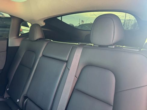 Used 2024 Tesla Model Y Long Range image 11