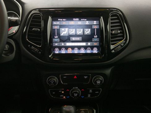 Used 2018 Jeep Compass Limited AWD/4WD image 15
