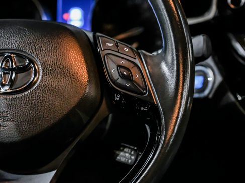 Used 2019 Toyota C-HR XLE FWD image 19