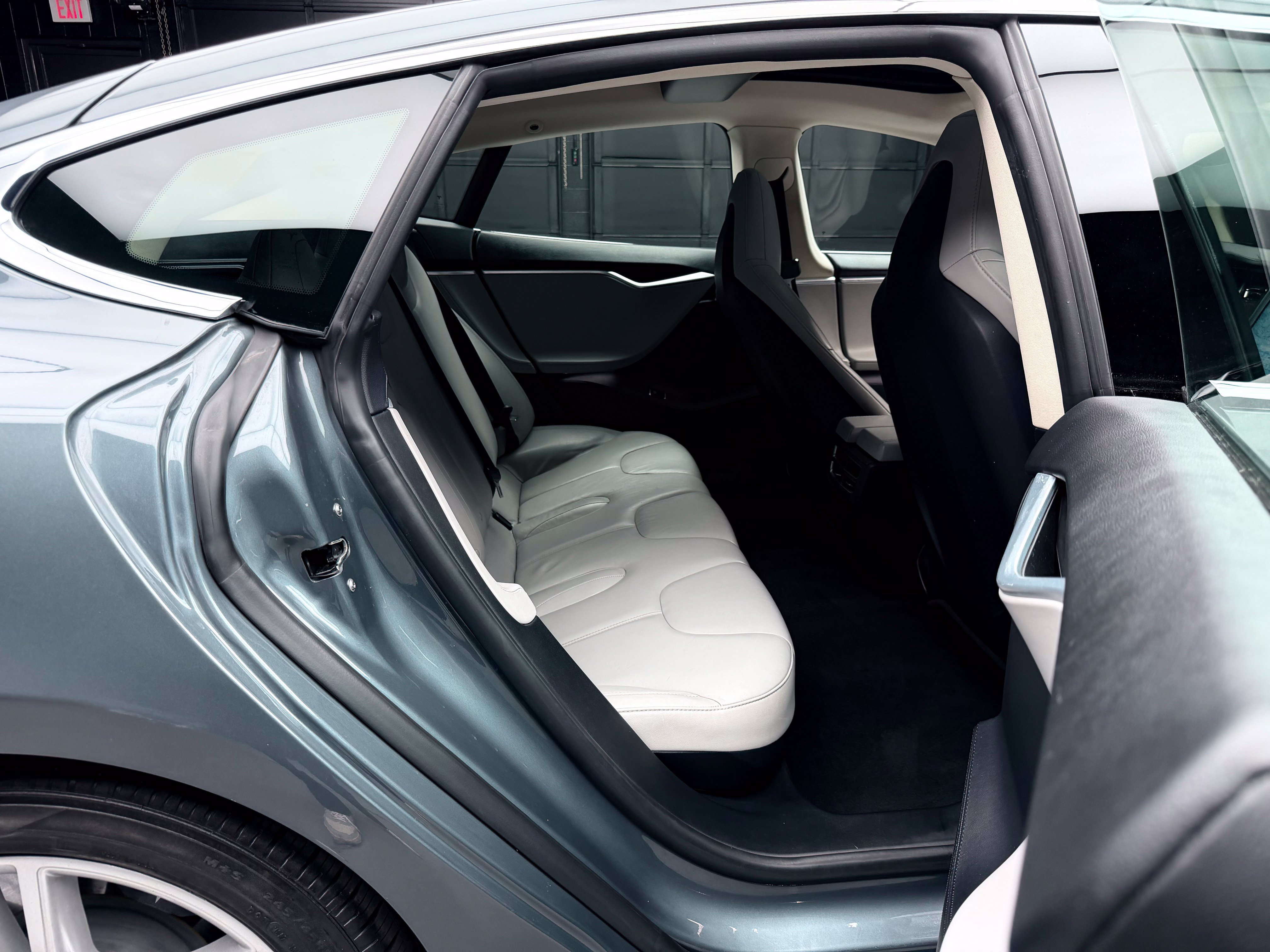 Used 2013 Tesla Model S RWD image 18