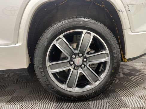 Used 2018 GMC Acadia Denali w/ Technology Package AWD/4WD image 27