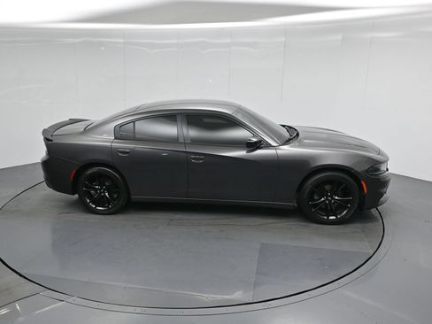 Used 2017 Dodge Charger SE w/ Blacktop Package RWD image 52