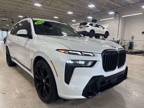Used 2025 BMW X7 xDrive40i w/ M Sport Package AWD/4WD image 1