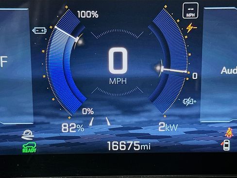 Used 2024 Chevrolet Equinox EV LT FWD image 19
