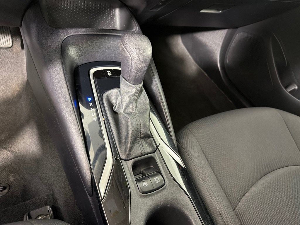 Used 2022 Toyota Corolla LE FWD image 17