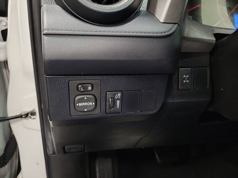 Used 2016 Toyota RAV4 LE image 20