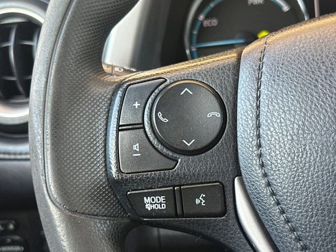 Certified 2018 Toyota RAV4 LE w/ Carpet Mat Package AWD/4WD image 27