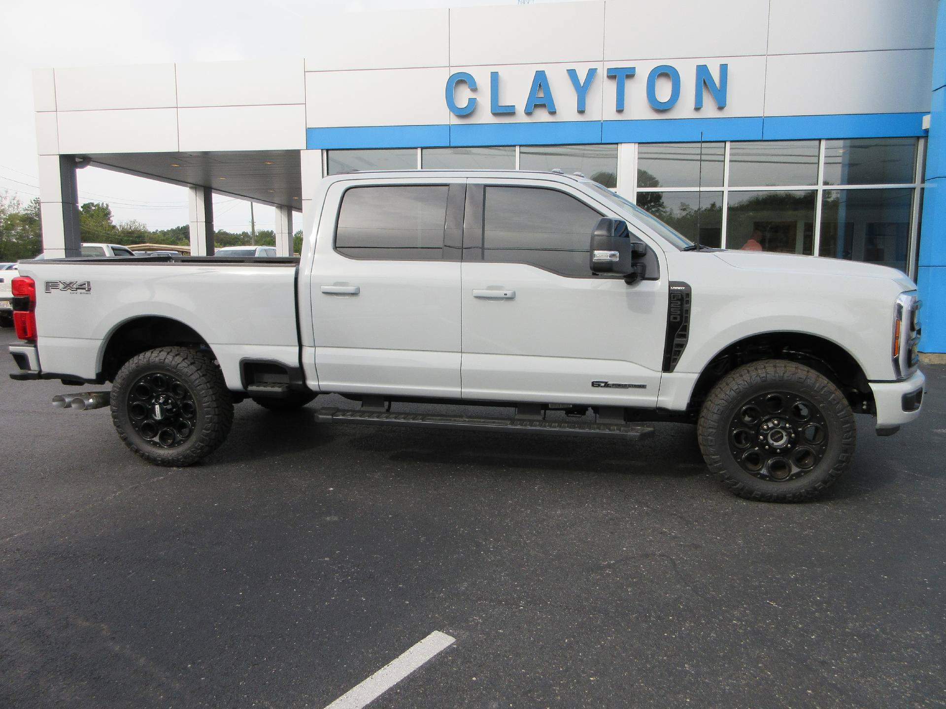 Used 2026 Ford F250 Lariat w/ Black Appearance Package AWD/4WD image 2