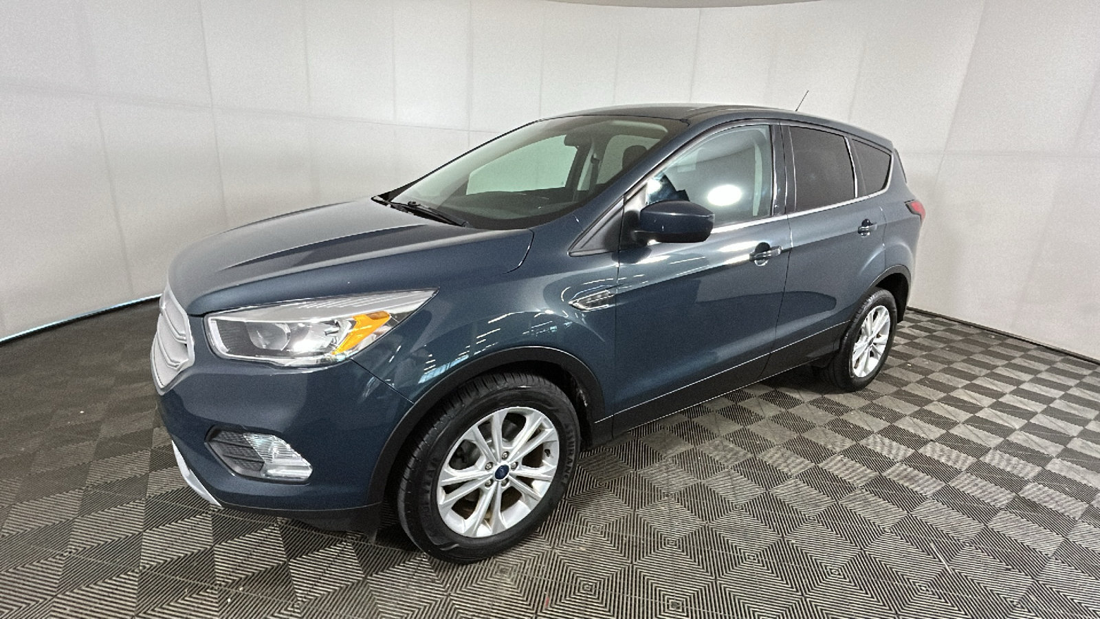 Used 2019 Ford Escape SE FWD image 7