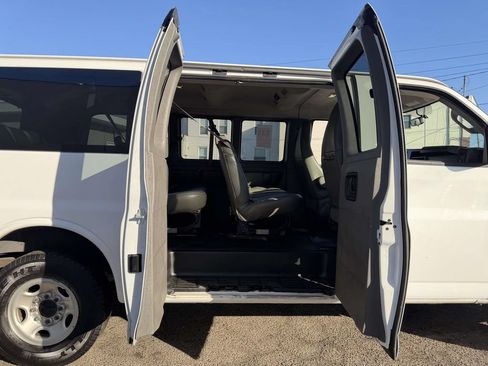 Used 2022 Chevrolet Express 2500 LS RWD image 15