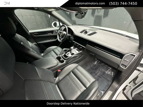 Used 2023 Porsche Cayenne image 18