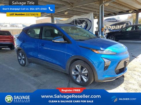 Used 2023 Chevrolet Bolt EUV LT w/ Convenience Package FWD image 5