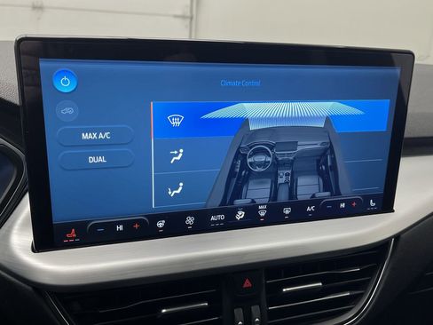 Certified 2024 Ford Escape Platinum image 20