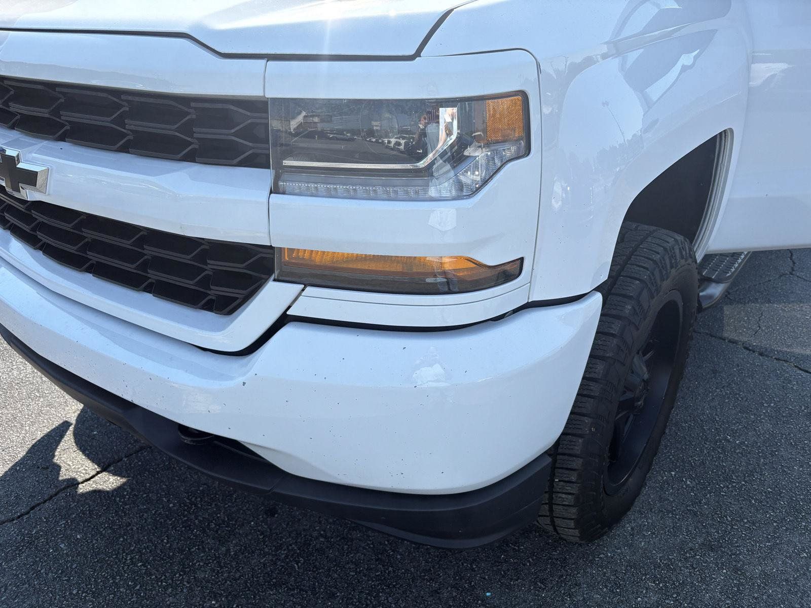 Used 2018 Chevrolet Silverado 1500 Custom w/ Custom Value Package RWD image 14
