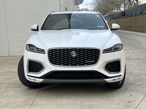 Used 2025 Jaguar F-PACE R-Dynamic S image 2