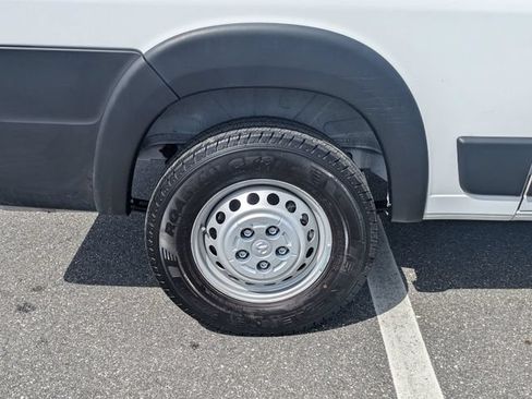 Used 2025 RAM ProMaster 2500 FWD image 11