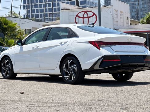 Used 2025 Hyundai Elantra SEL FWD image 6
