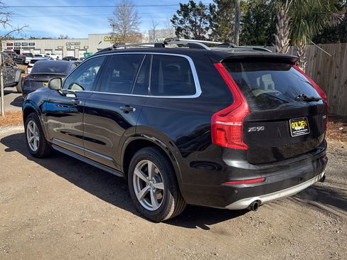 Used 2019 Volvo XC90 T5 Momentum image 7