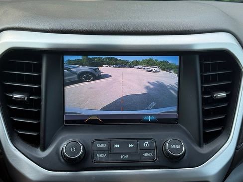 Used 2018 GMC Acadia SLT FWD image 17