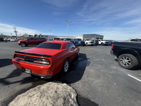 Used 2023 Dodge Challenger SXT image 6