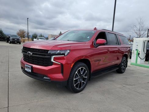 Used 2024 Chevrolet Suburban RST w/ Luxury Package image 7