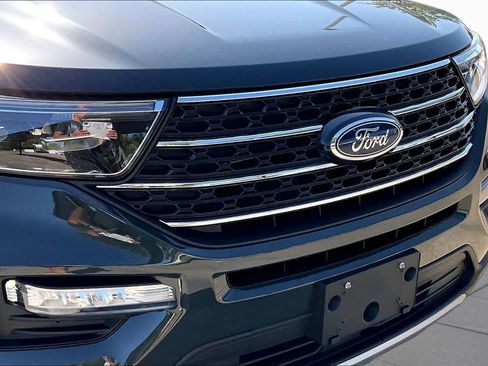 Used 2024 Ford Explorer XLT w/ Equipment Group 202A AWD/4WD image 29