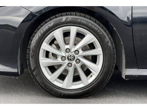 Used 2022 Toyota Camry LE w/ Carpet Mat Package (TMS) image 37