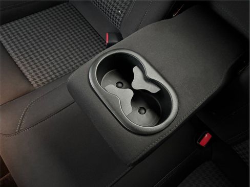 Used 2018 Dodge Challenger R/T w/ Blacktop Package image 33