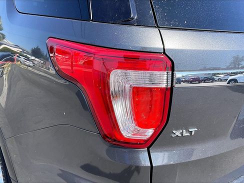Used 2016 Ford Explorer XLT FWD image 31