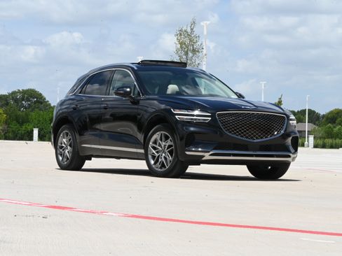 Used 2022 Genesis GV70 2.5T w/ Advanced Package AWD/4WD image 2