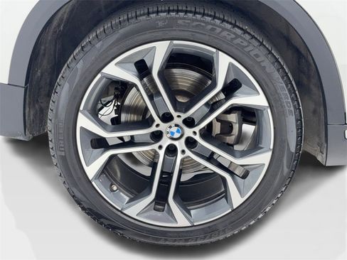 Used 2022 BMW X5 sDrive40i w/ Premium Package image 56