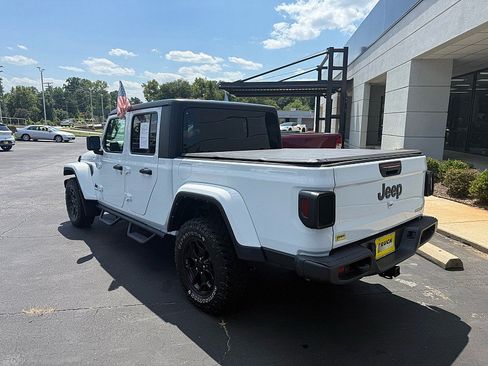 Used 2021 Jeep Gladiator Sport AWD/4WD image 3
