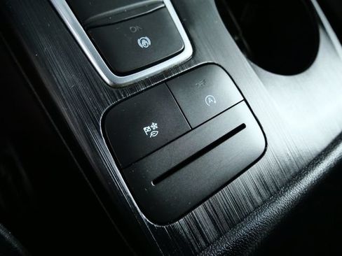 Certified 2025 Ford Escape ST-Line Select AWD/4WD image 25
