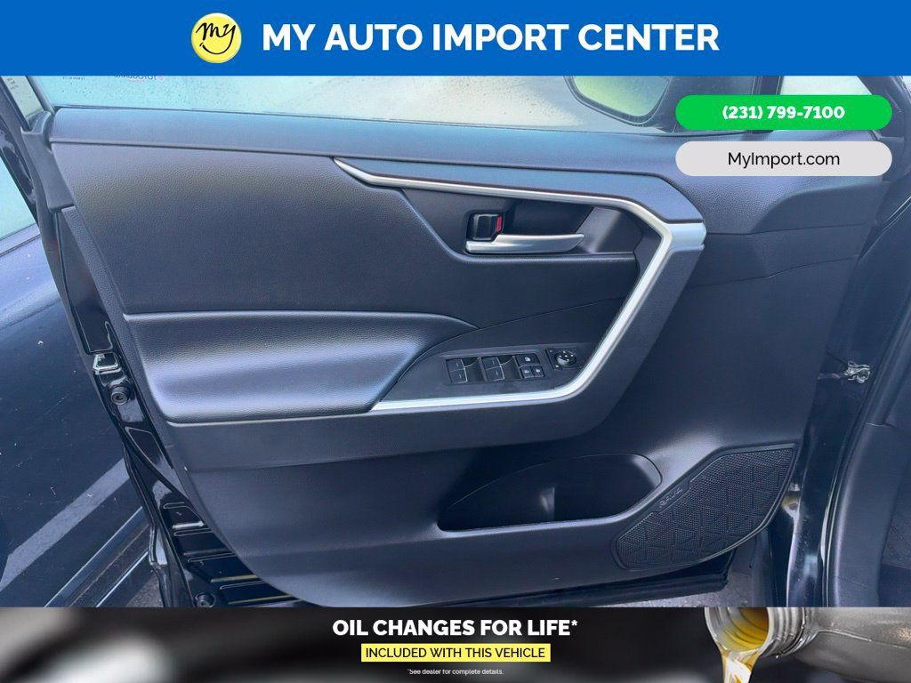 Used 2024 Toyota RAV4 AWD Hybrid image 7