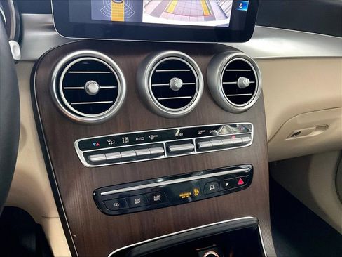 Used 2021 Mercedes-Benz GLC 300 4MATIC image 26