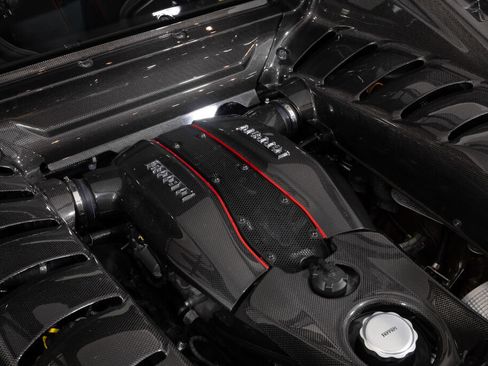 Used 2019 Ferrari 488 Pista Coupe RWD image 26