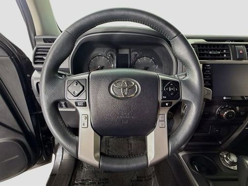 Certified 2021 Toyota 4Runner SR5 AWD/4WD image 11