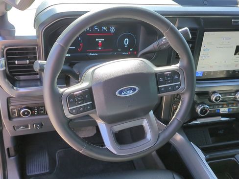 Used 2025 Ford F350 Lariat AWD/4WD image 16