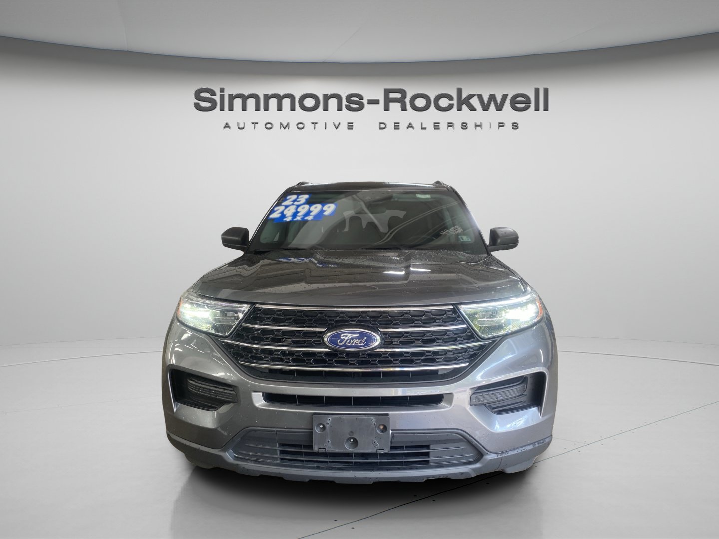 Used 2023 Ford Explorer XLT AWD/4WD image 8