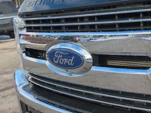 Used 2017 Ford F250 Lariat w/ Lariat Ultimate Package image 12