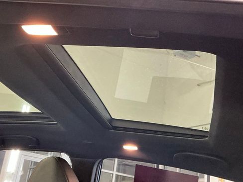 Used 2022 Nissan Maxima SR w/ Sport Mat Group image 5