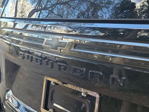 Used 2021 Chevrolet Suburban Z71 w/ Rear Media and Nav Package image 6