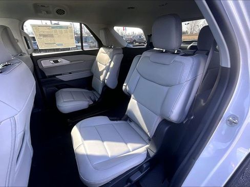 New 2026 Ford Explorer Active w/ Active Comfort Package image 10