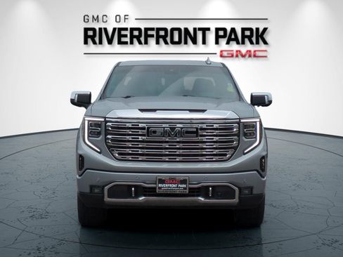 Used 2024 GMC Sierra 1500 Denali w/ Denali Reserve Package AWD/4WD image 8