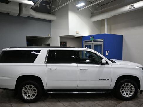 Used 2020 GMC Yukon XL SLT w/ Open Road Package AWD/4WD image 6