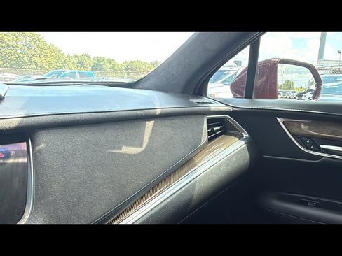 Used 2017 Cadillac XT5 Platinum image 16